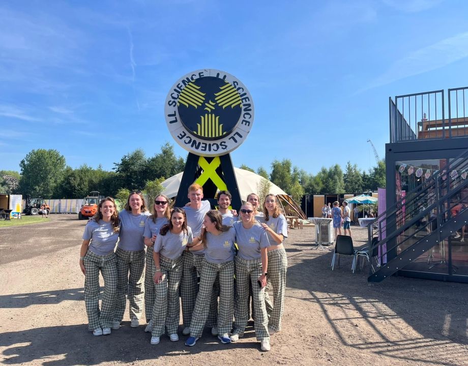 BioClock team bij Lowlands Science 2025